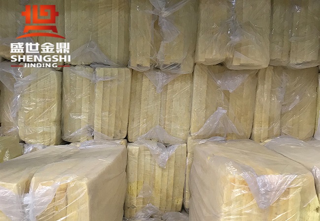 屋面玻璃棉的特點是什么，如何施工